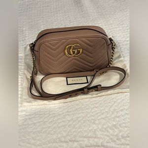GG MARMONT SMALL SHOULDER BAG
